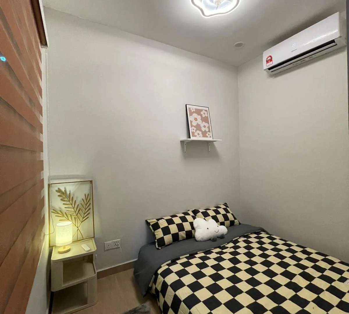 R7R2 #Room2 #Rusa 7 #Bathroom#1Min Walk Ksl Johor Bahru
